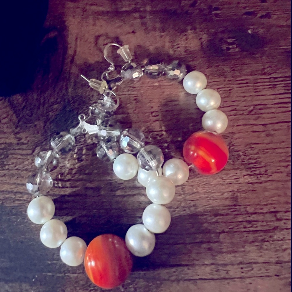 One of a Kind: Never Worn 
Glass Beads & Pearls Earrings 
Created by CHELSEA’
